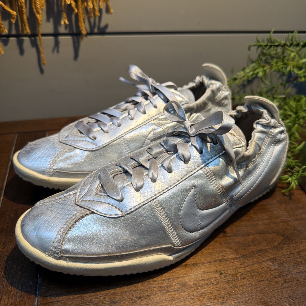 RARE VTG MODEL Nike Tenkay Low Retro Running Shoes Metallic Women's Size 7